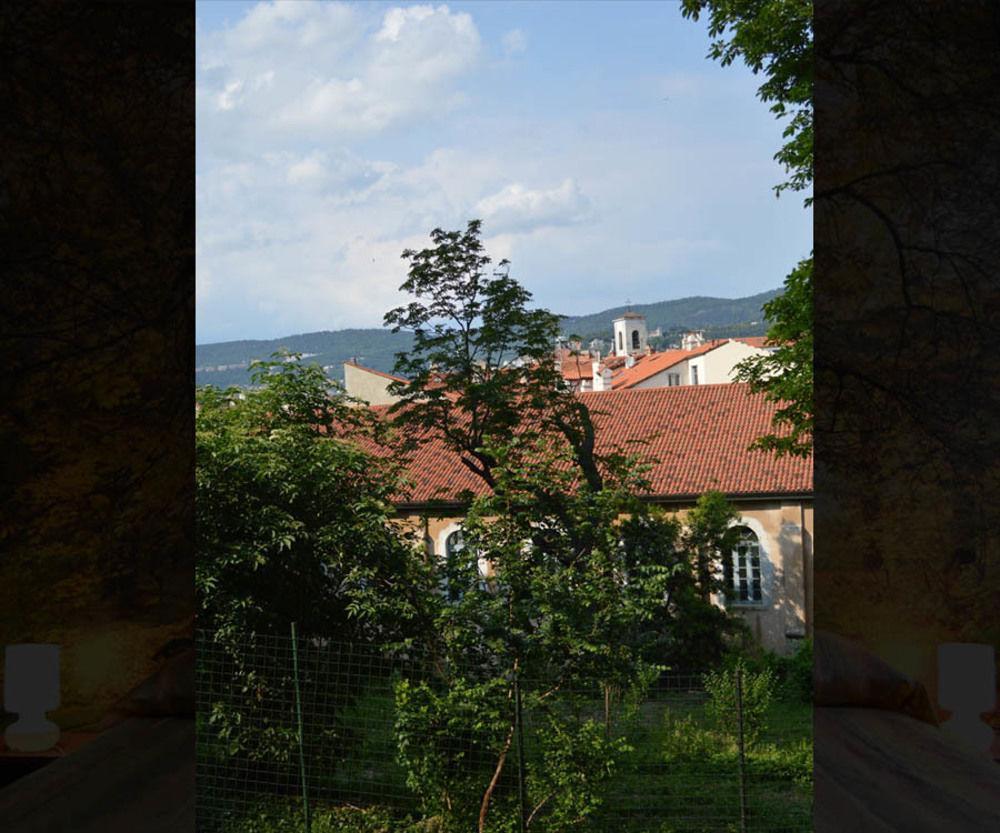 Casa Vacanze All'Angolo Trieste Luaran gambar